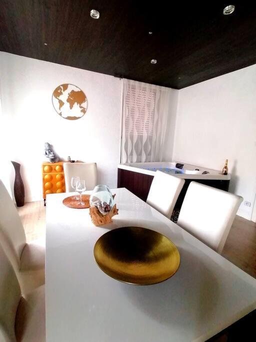 Suite Island Colmar Luaran gambar
